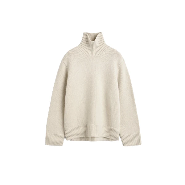 Oversized lambswool turtleneck in Almond