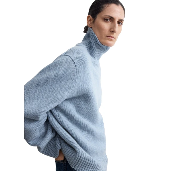 Toteme Oversized lambswool turtleneck in Vintage blue, view 5