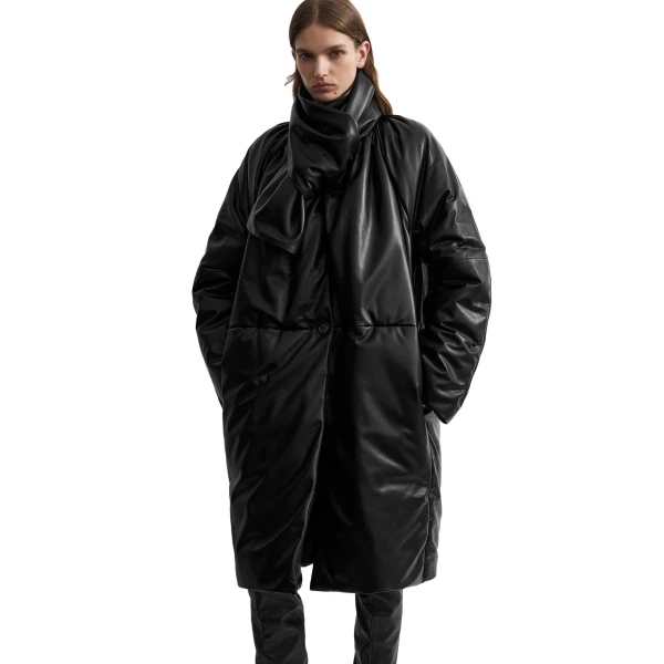 Toteme Padded leather coat in Black, view 5