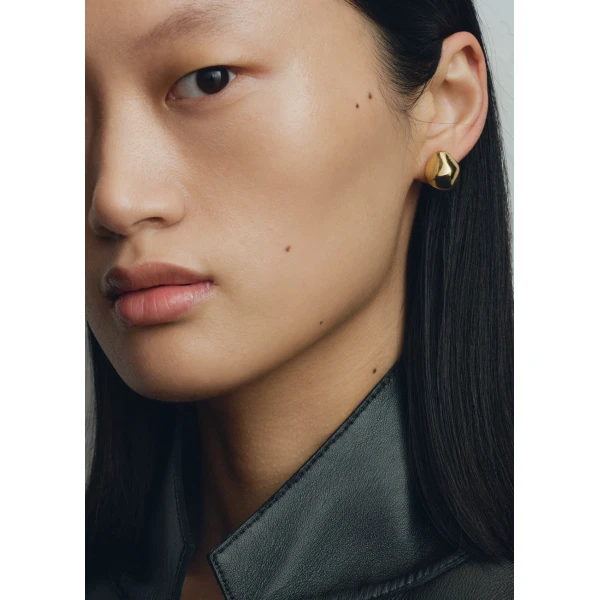 Pebble studs in Gold - Image 2