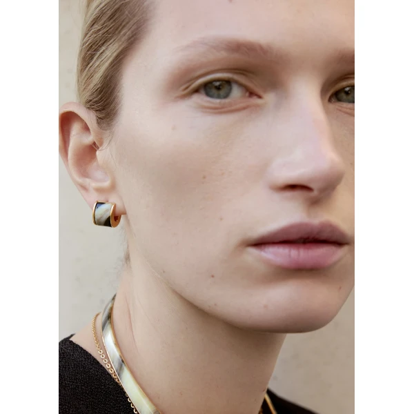 Petite signature hoops in Beige / Gold - Image 2