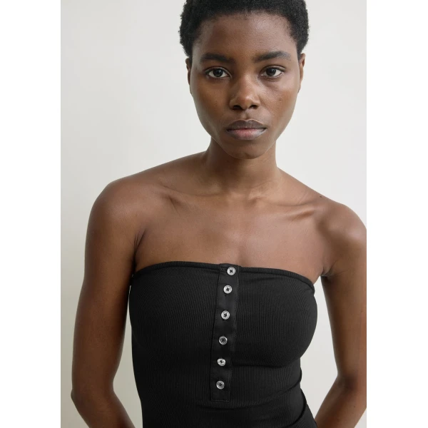 Toteme Ribbed strapless swimsuit in Black, view 5