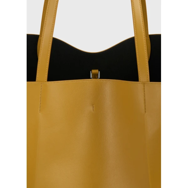 Roam leather tote in Manuka - Image 5