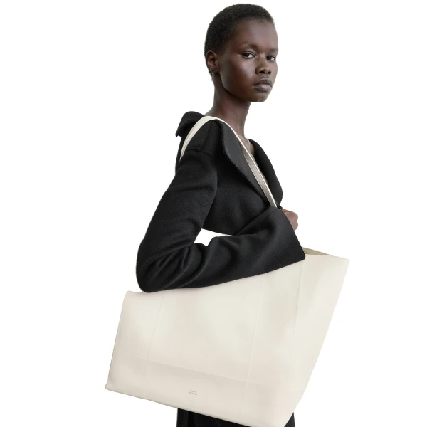 Roam leather tote in Stone - Image 2