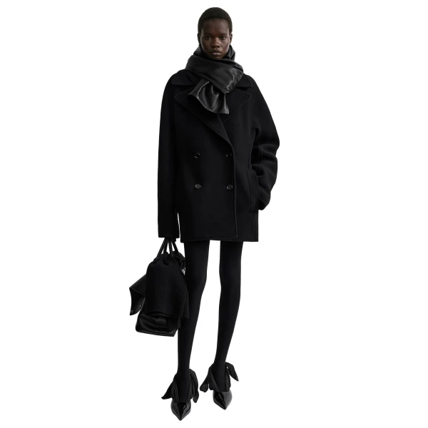 Toteme Rounded peacoat in Black, view 2