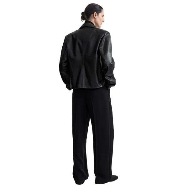 Toteme Scarf leather jacket in Black, view 4