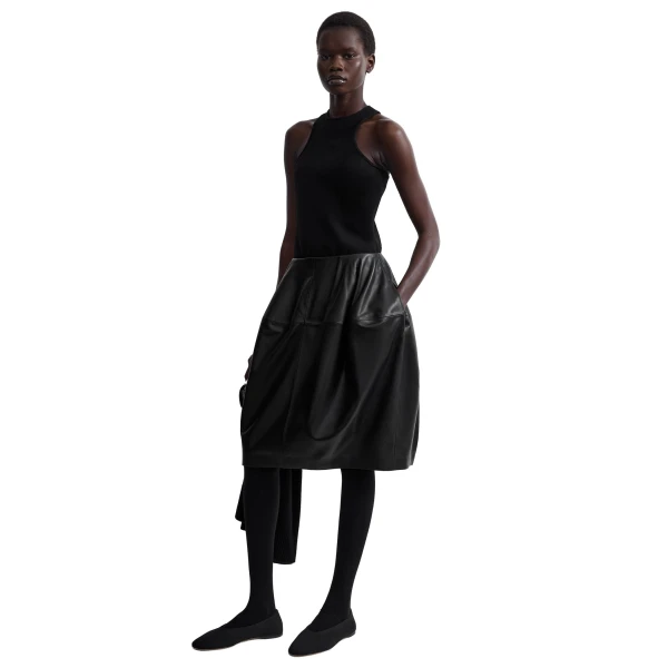 Toteme Sculptural leather skirt in Black, view 3