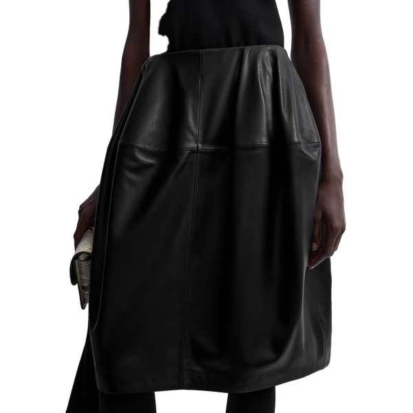 Toteme Sculptural leather skirt in Black, view 5