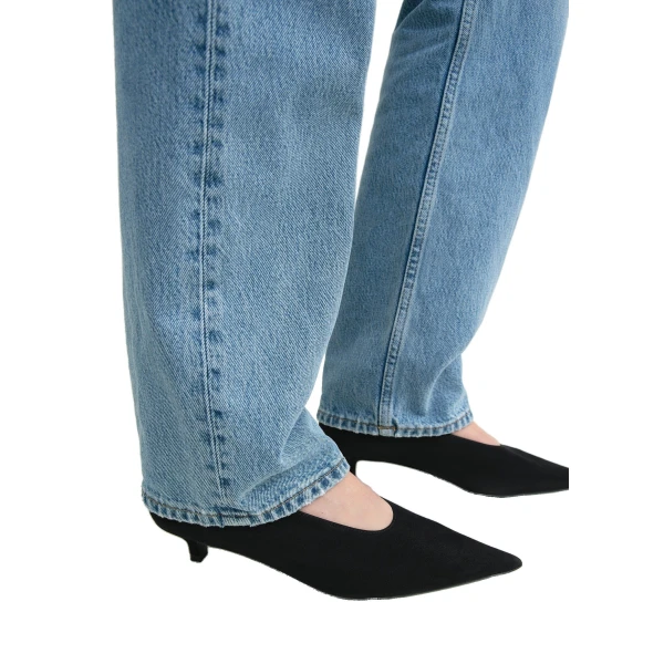 Sharp suede kitten pumps in Black - Image 3