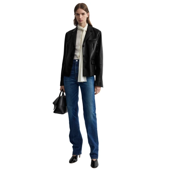 Toteme Short leather blazer in Black, view 6