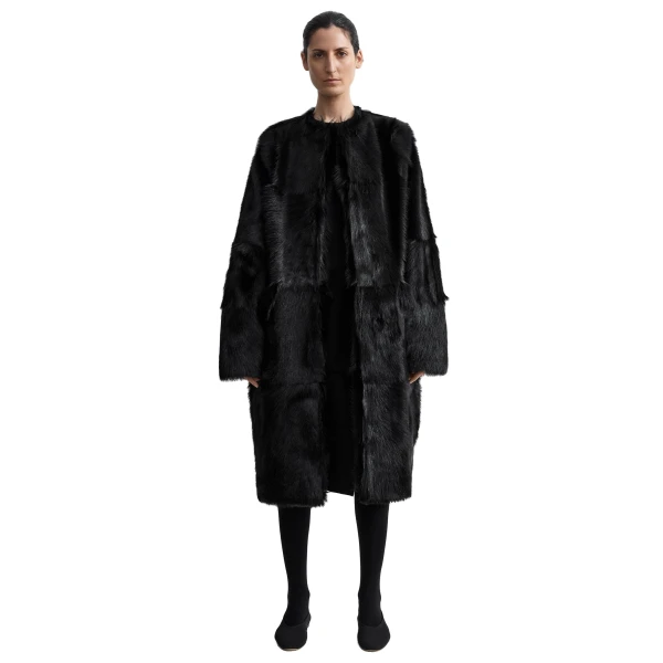 Toteme Structured shearling coat in Black, view 6