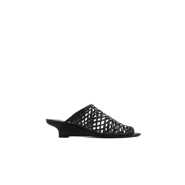 Summer woven mules in Black