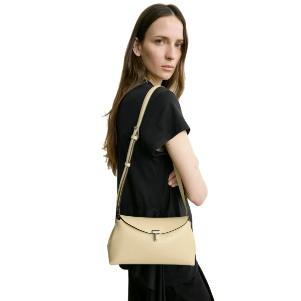 T-Lock leather clutch in Champagne - Image 3