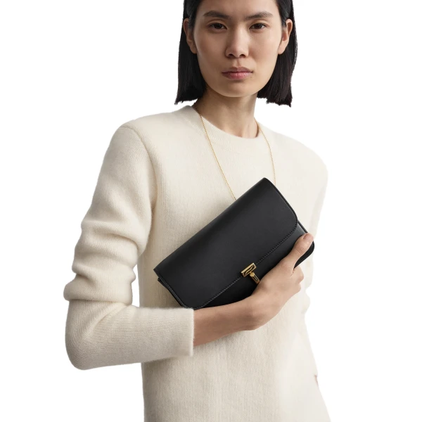 T-Lock leather crossbody in Black - Image 3