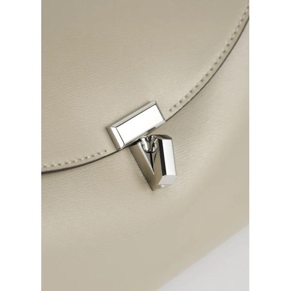 T-Lock leather shoulder in Fawn - Image 6