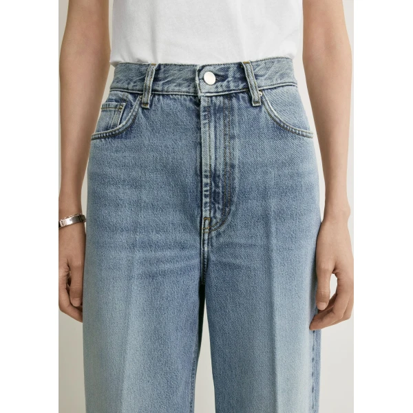 Toteme Wide leg denim in True vintage, view 6