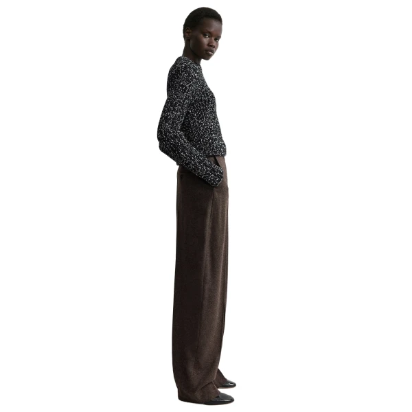 Toteme Wool silk crew neck in Black / Ecru, view 3