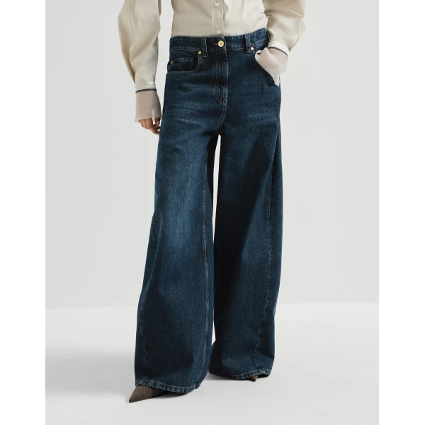 Wide trousers