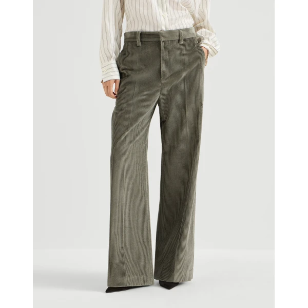 Loose trousers