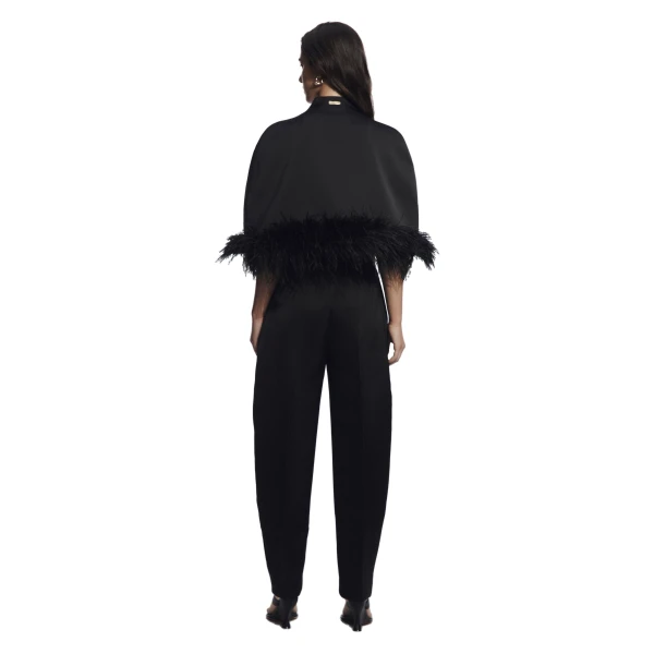 Aje Ravena Cape