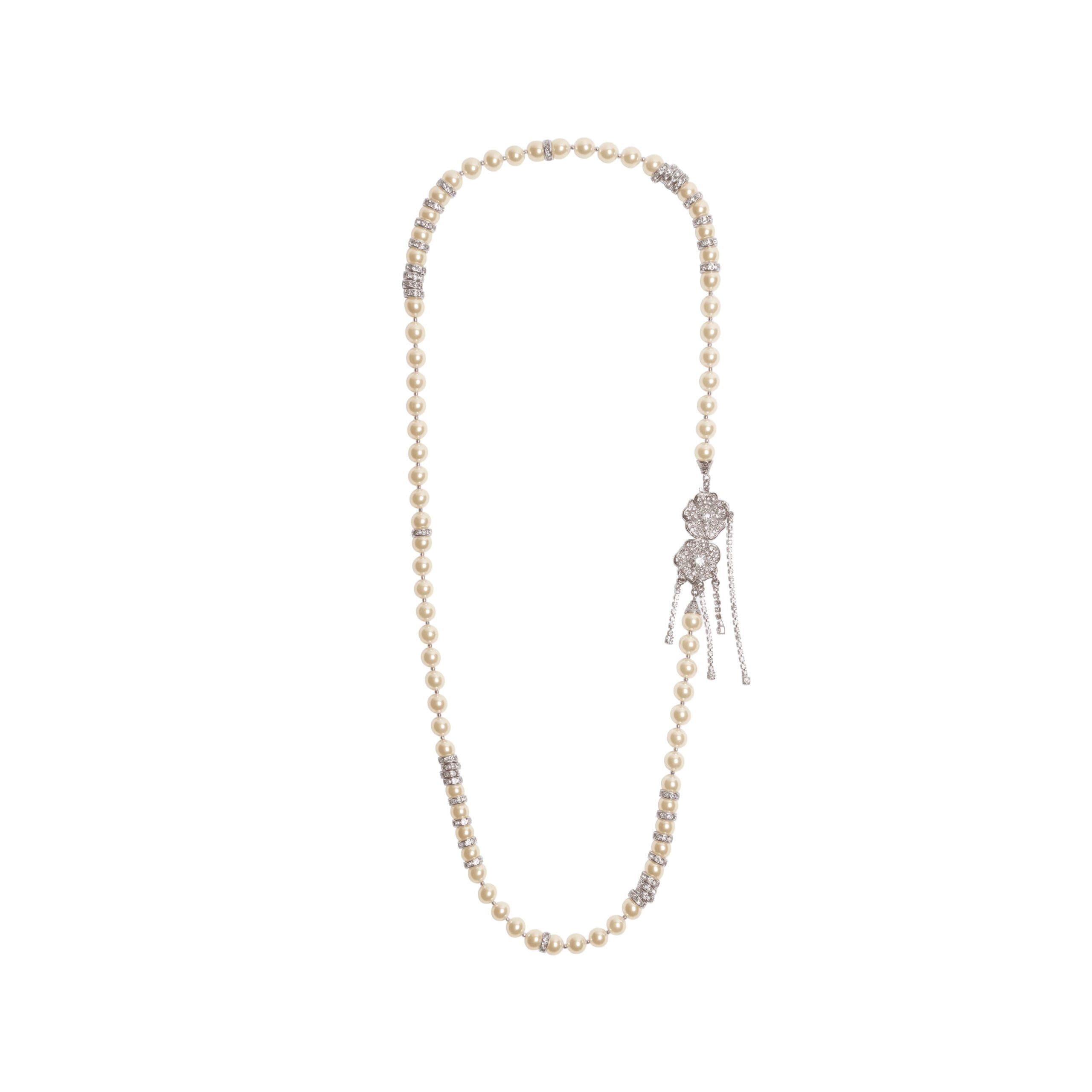 Alessandra Rich Pearl Necklace with Flower Closure in Pearl and Silver Alessandra Rich Pearl Necklace with Flower Closure in Pearl and Silver
