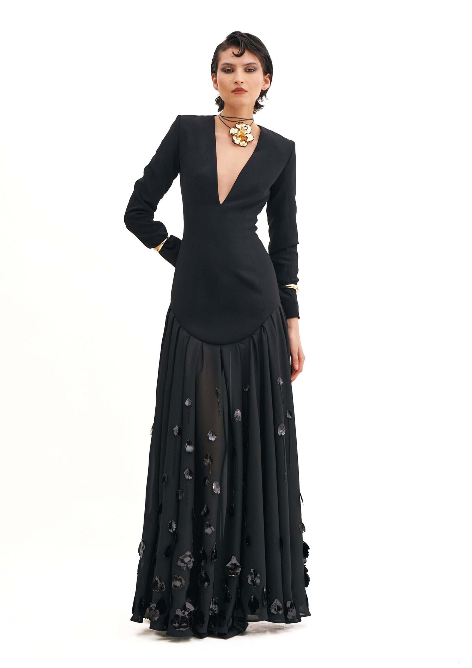Avaro Figlio Suited Basquine Chemisier With Petals Embroidery in Black
