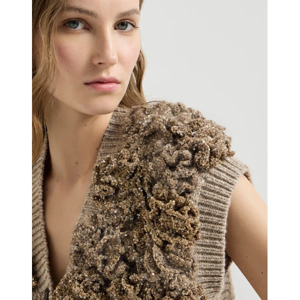Dazzling blossom OPERA vest in Light Brown - Image 4