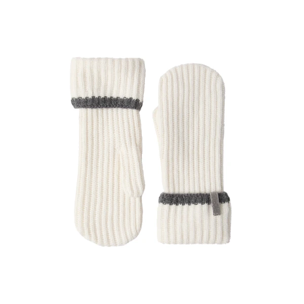 Knit mittens with monili in Panama
