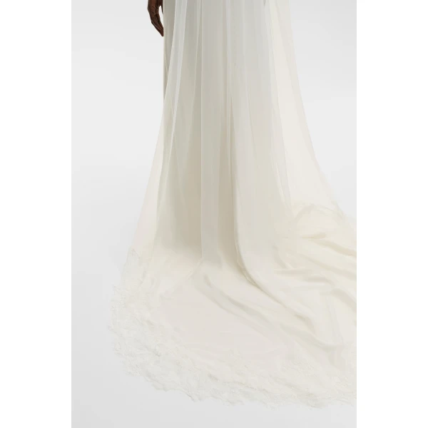 By Malina Luxe Veil in Ivory, view 4
