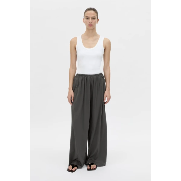 Camilla and Marc Senae Lightweight Lounge Pant in Charcoal, view 2 | Pants | Luxury Shoes 