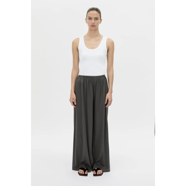 Camilla and Marc Senae Lightweight Lounge Pant in Charcoal, view 5 | Pants | Luxury Shoes 