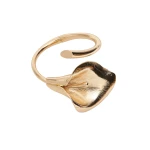 Carolina Herrera Calla Lily Bracelet in Gold