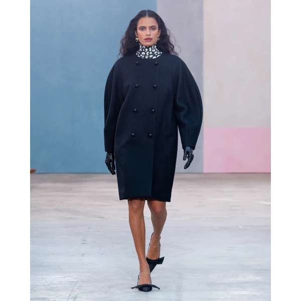Carolina Herrera Double-Breasted Cocoon Coat in Black, view 5