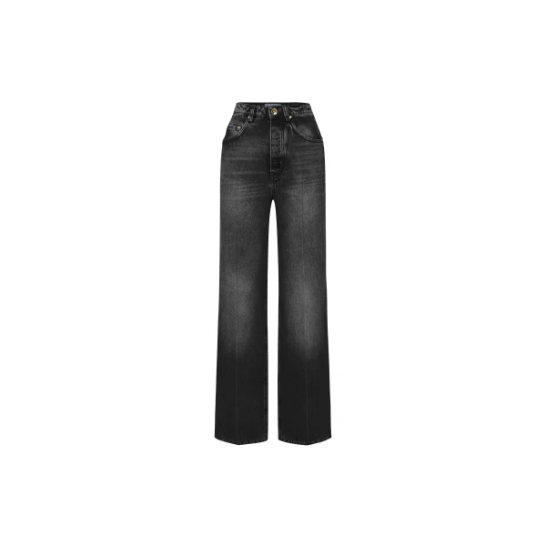 Straight Leg Jeans in Black