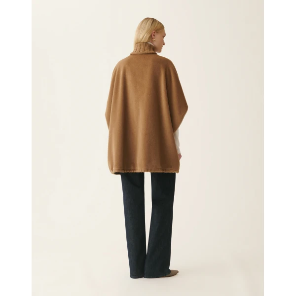 Fabiana Filippi Beaver Cape in Maple