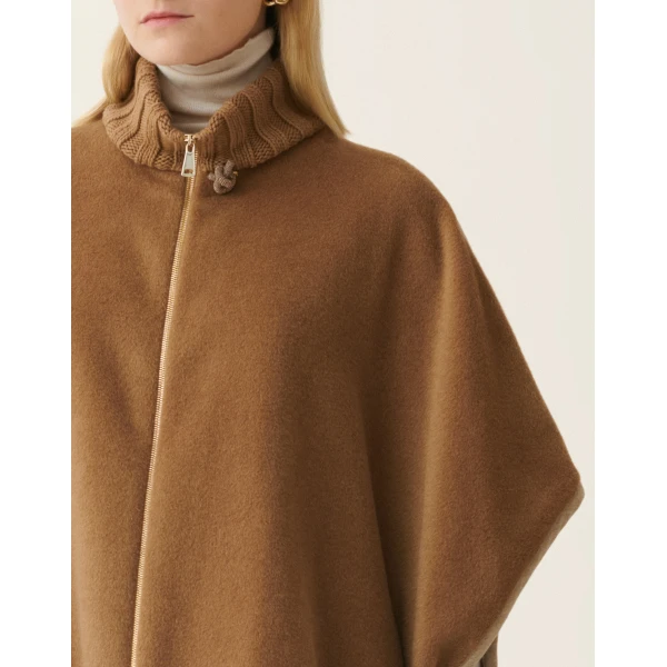 Fabiana Filippi Beaver Cape in Maple
