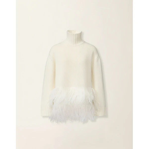 Platinum Sweater with Ostrich Feathers in Raffia