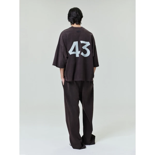 Fear of God Fear of God, 43 Tee in Dark Brown | T-shirts & vests | Luxury Shoes 