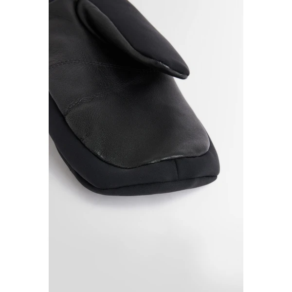 Fusalp Glacier Ski Mittens in Black, view 3 | Gloves | Luxury Shoes 