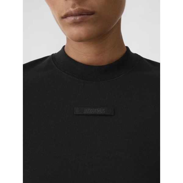 black Jacquemus top