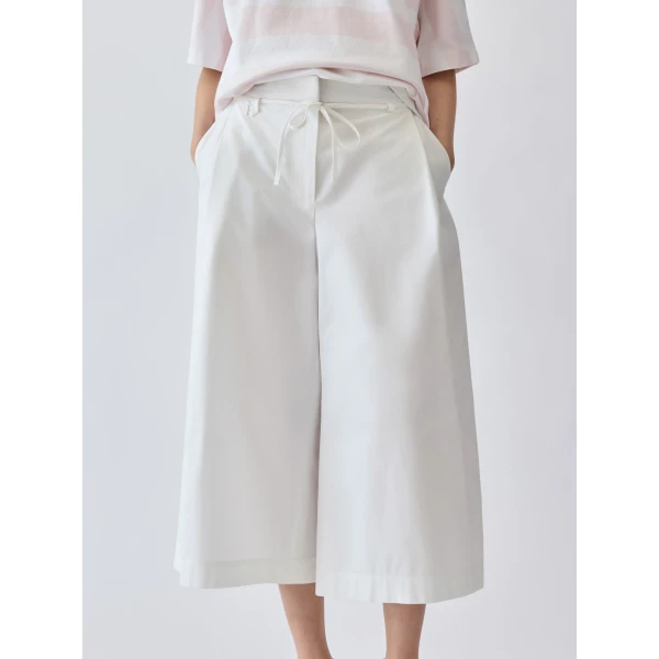 white Jacquemus shorts