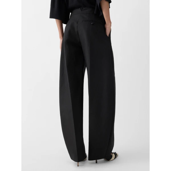 black trousers