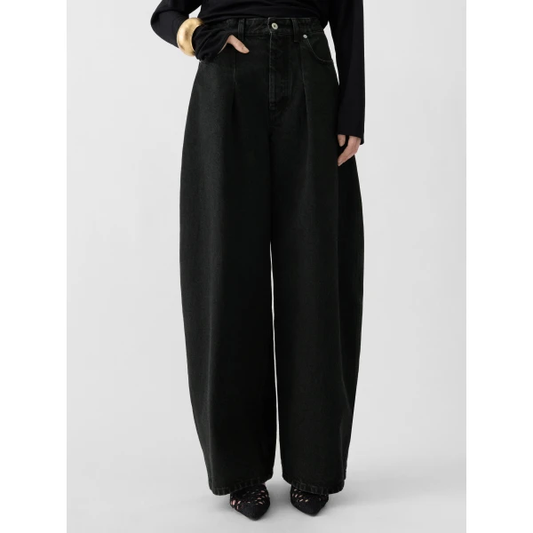 black Jacquemus trousers