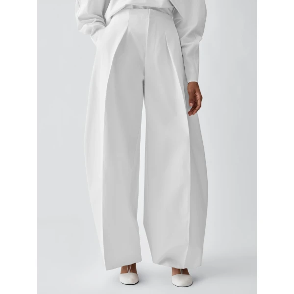 white Jacquemus trousers