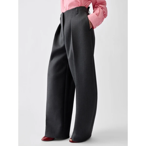 dark grey Jacquemus trousers