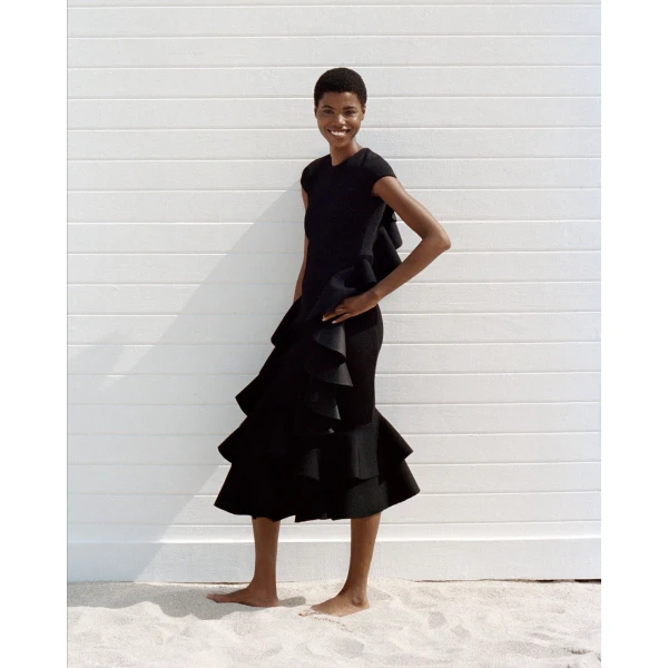 black Jacquemus dress