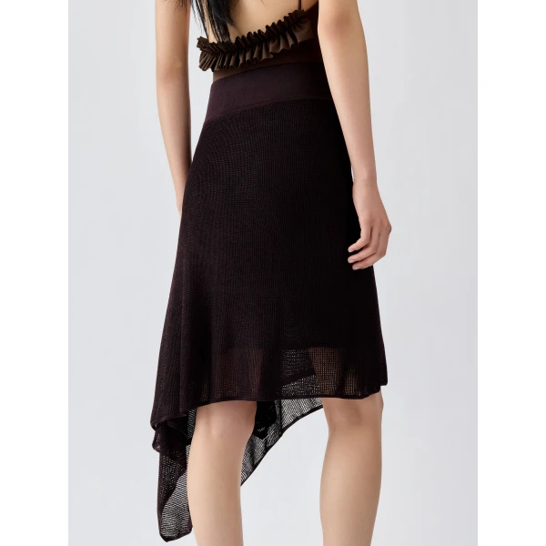 brown skirt