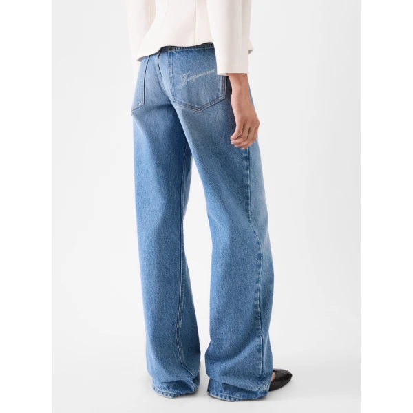 blue trousers