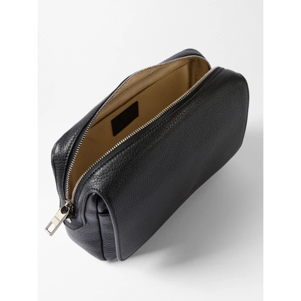 black shoulder bag