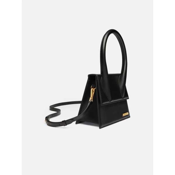 black Jacquemus tote bag